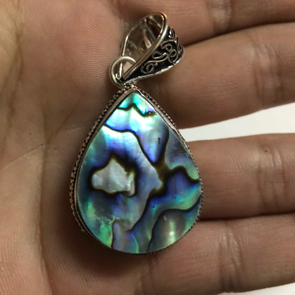 Abalone Shell Pendant - Picture 2 of 4
